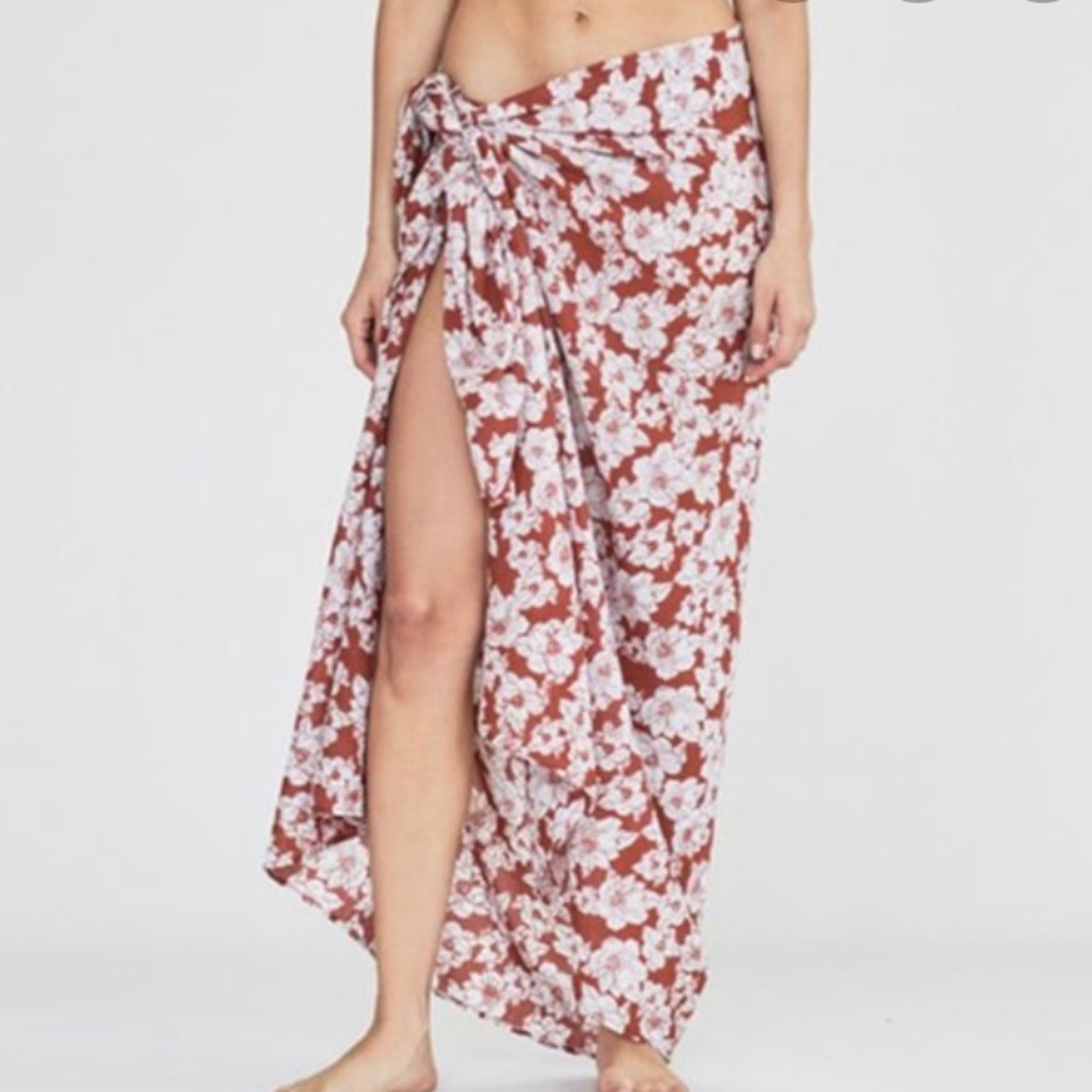 Acacia Swimwear Rust Magnolia pareo
